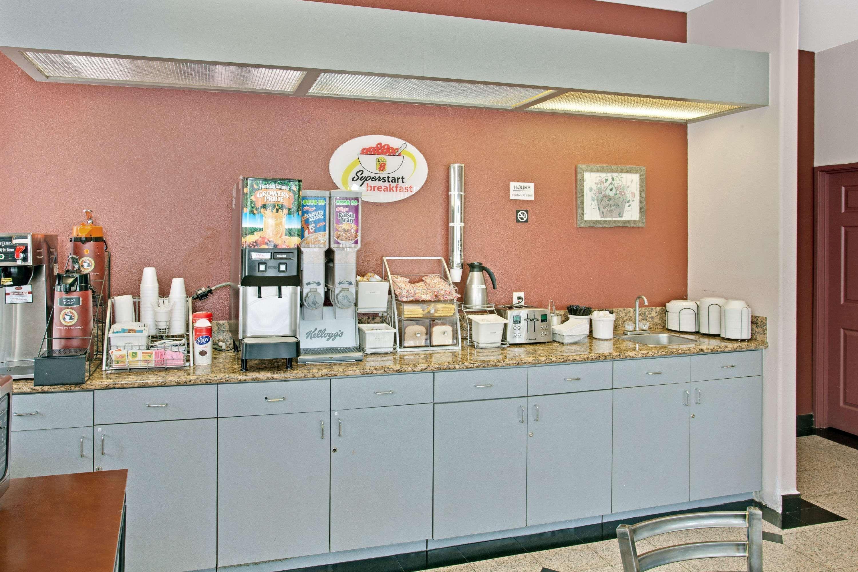 Super 8 By Wyndham Hollywood/La Area Μοτέλ Λος Άντζελες Εξωτερικό φωτογραφία