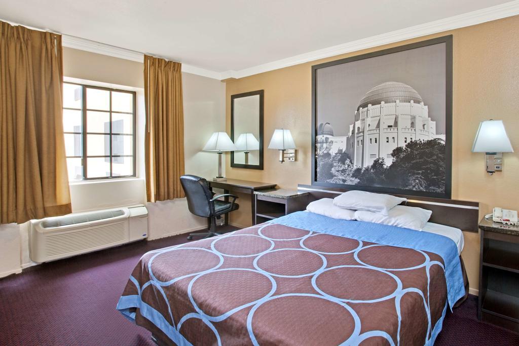Super 8 By Wyndham Hollywood/La Area Μοτέλ Λος Άντζελες Εξωτερικό φωτογραφία